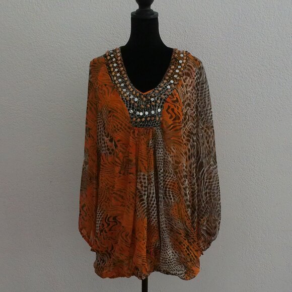 Orange color Paisley style blouse, with sequins shiny and wood beaded details - Picture 2 of 12